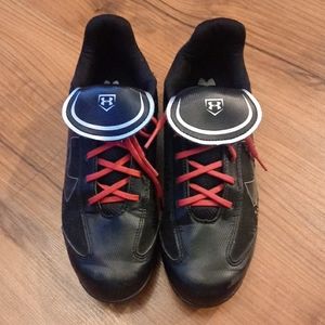 Womens Softball Cletes